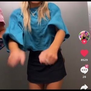 If anyone knows the name of this free people top or is selling one lmk